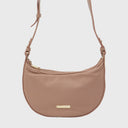 CROMIA NOEMI Hobo-Tasche aus fein genarbtem Echtleder in Beige mit verstellbarem Schulterriemen und goldfarbenen Details
