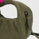 Detailaufnahme Lederstruktur der GRETA MINI ESSENTIAL COZY
