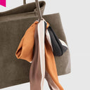 LES VISIONNAIRES SOPHIE GRANDE COZY SCARF Schultertasche