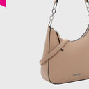 Emily & Noah ELLA kleine Beuteltasche aus Feinsynthetik mit Umhängeriemen und Reißverschluss in Beige
