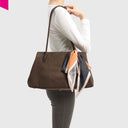 LES VISIONNAIRES SOPHIE GRANDE COZY SCARF Schultertasche