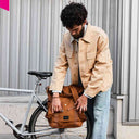 CITY Bikepack XL Fahrradtasche Braun am Fahrrad im Stadtverkehr
